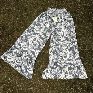 Blue Island Large NWT Wide Leg Crop Pants